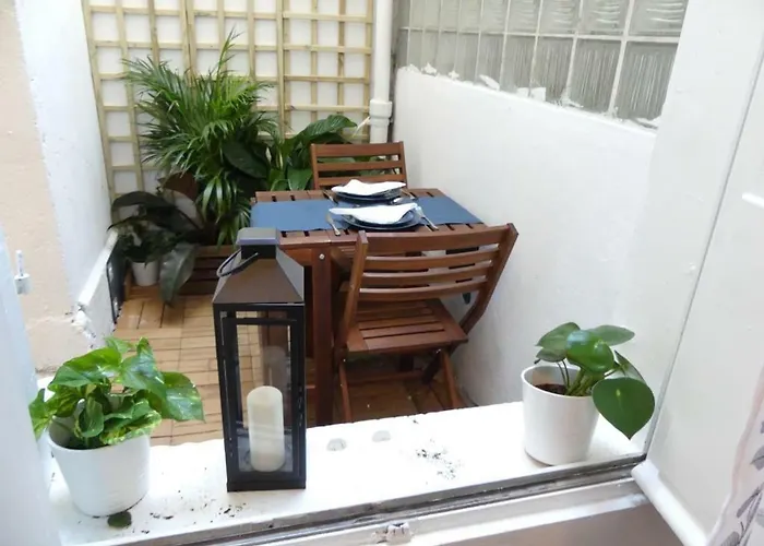 Voltaire Apartment *